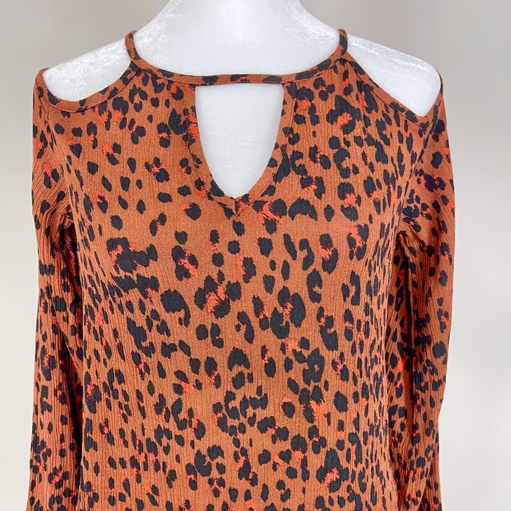 Cold Shoulder Top - Picture 11 of 16